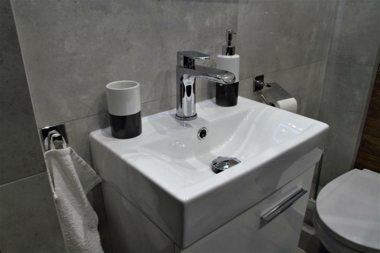 Апартаменты Apartament H&P Gold Варшава Экстерьер фото